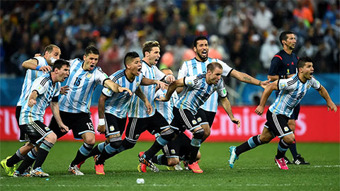 Argentina trở lại vị trí số 1 thế giới